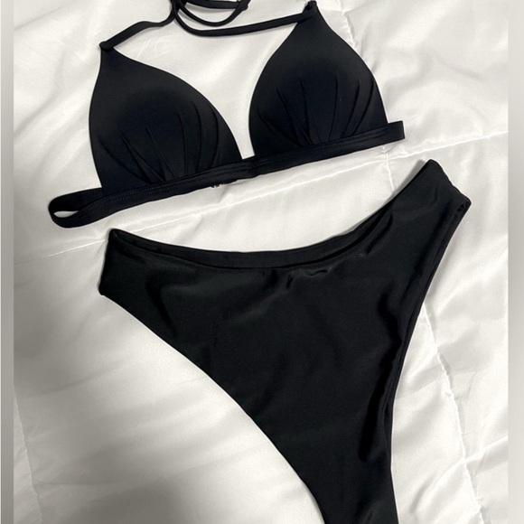 2 for $5 - SHEIN Colorful Striped Bikini Set size S + black bikini set size M - Picture 4 of 4